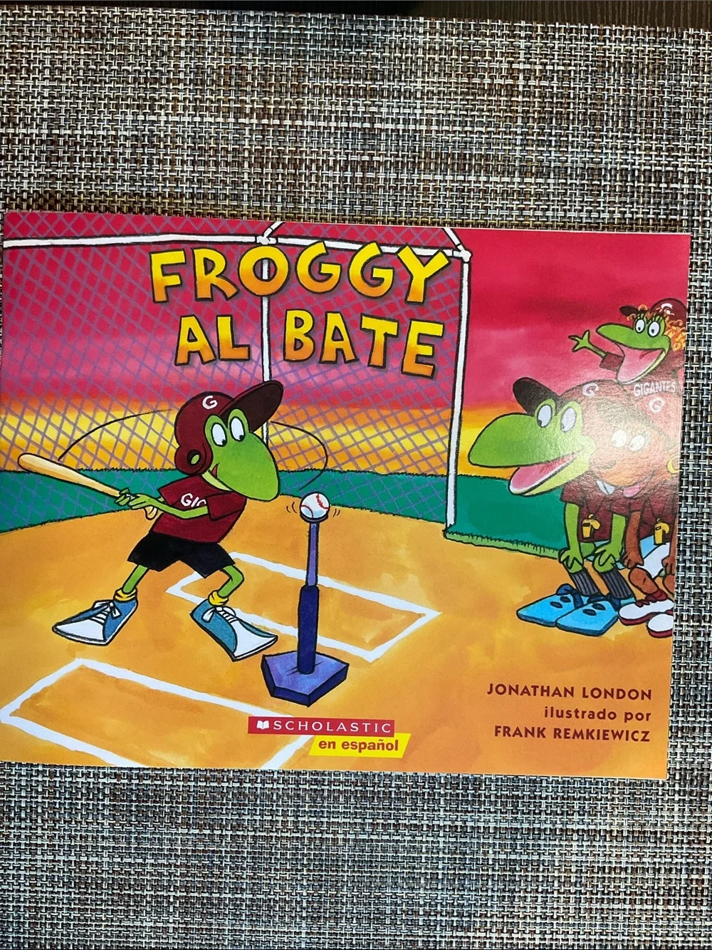 2 Froggy books in Spanish NWT